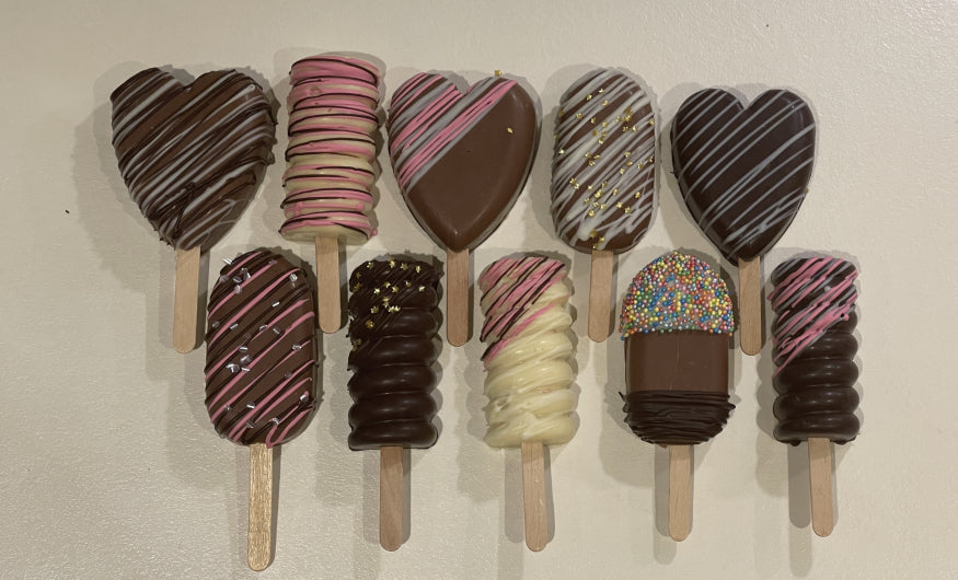 Cake Pops or Cakesicles (12 Pops)