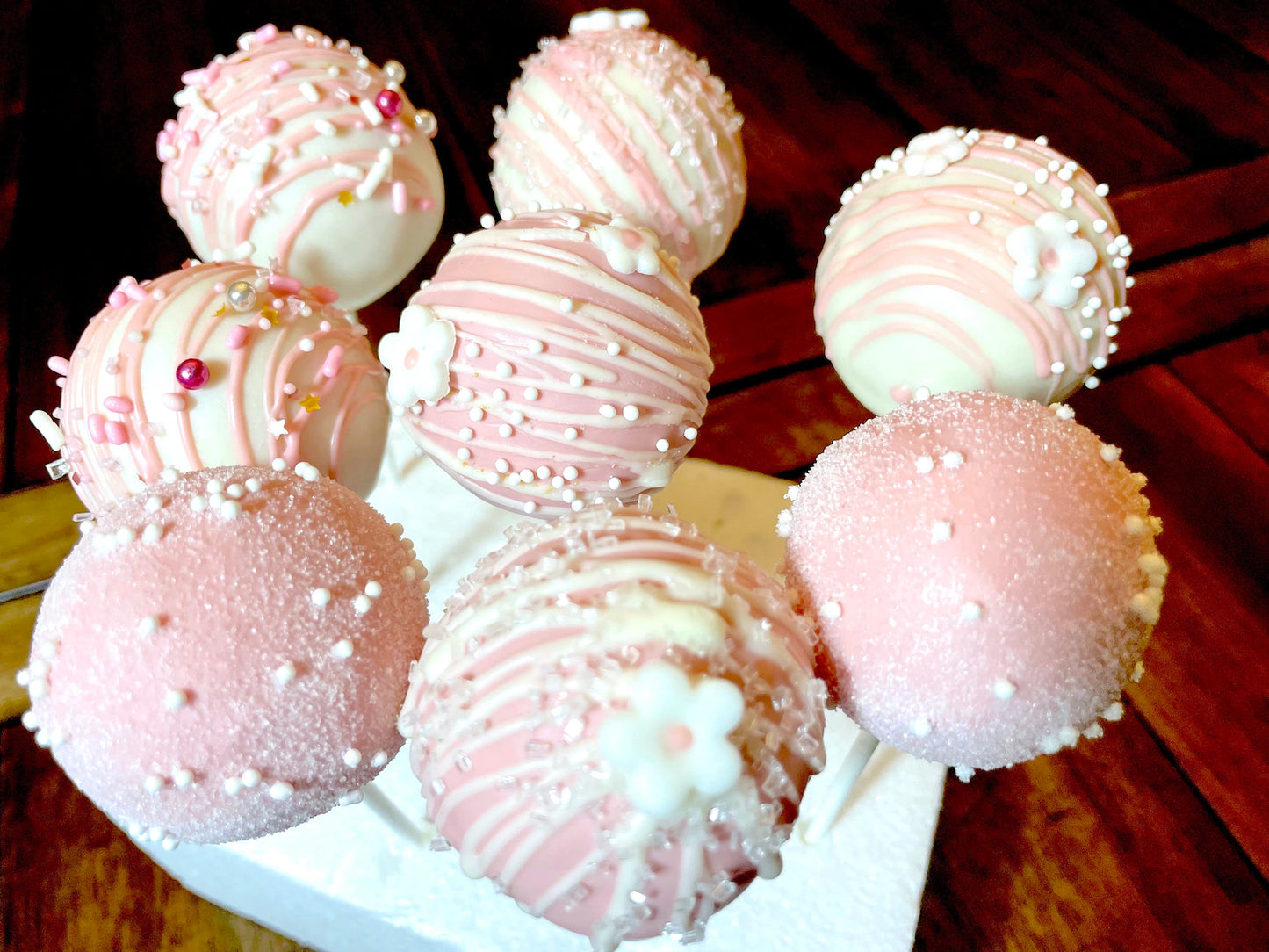 Cake Pops or Cakesicles (12 Pops)